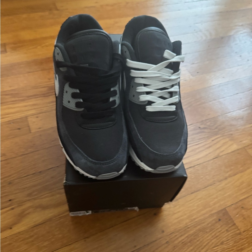Men’s sneakers
